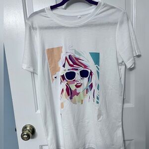 Taylor Swift screen T-shirt size Medium